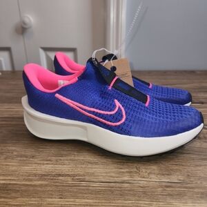 Nike Interact Run Easy-on Women's Road Running Shoe In A Deep Night/Hyper Pink..